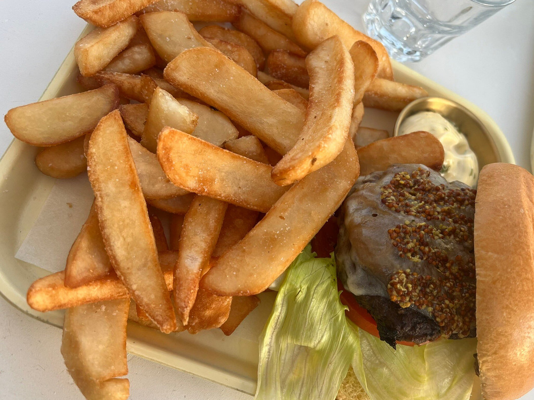 The Lakeside Motel Restaurant &  Bar