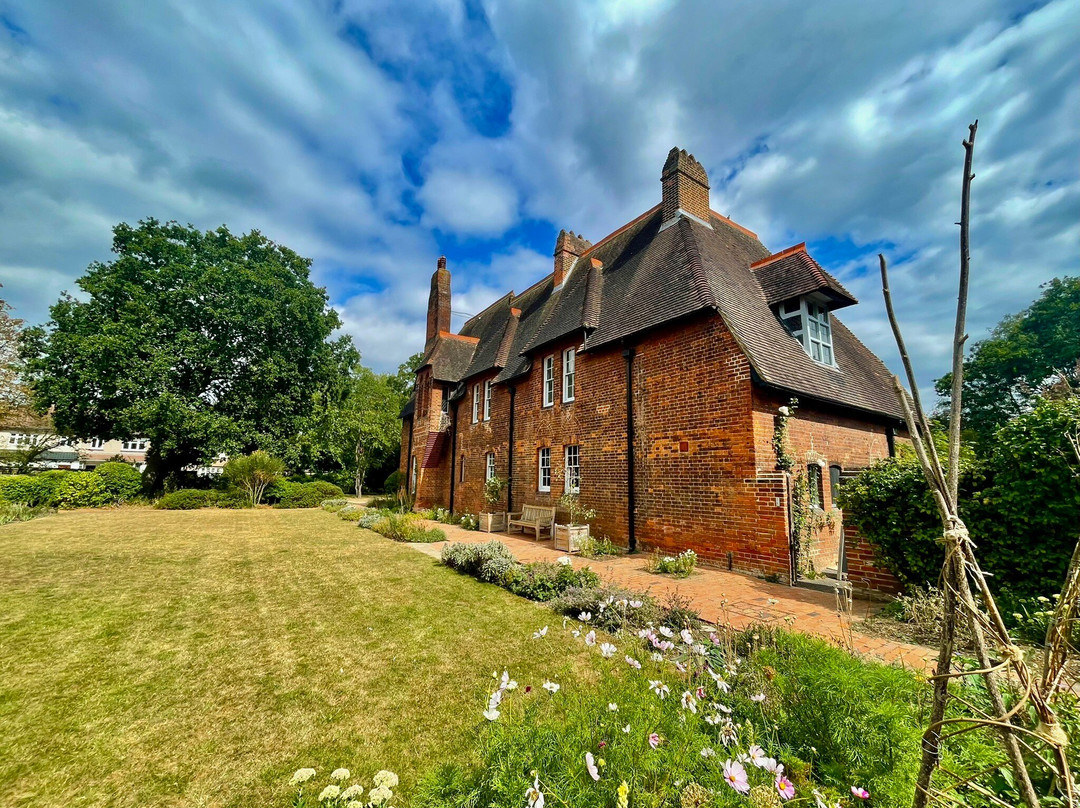 Red House-贝克斯利希斯必去景点