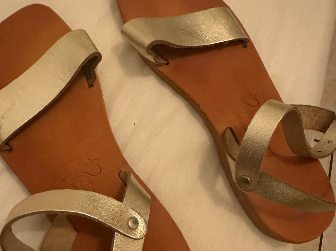 Hatzis Leather-赫索尼索斯必去景点