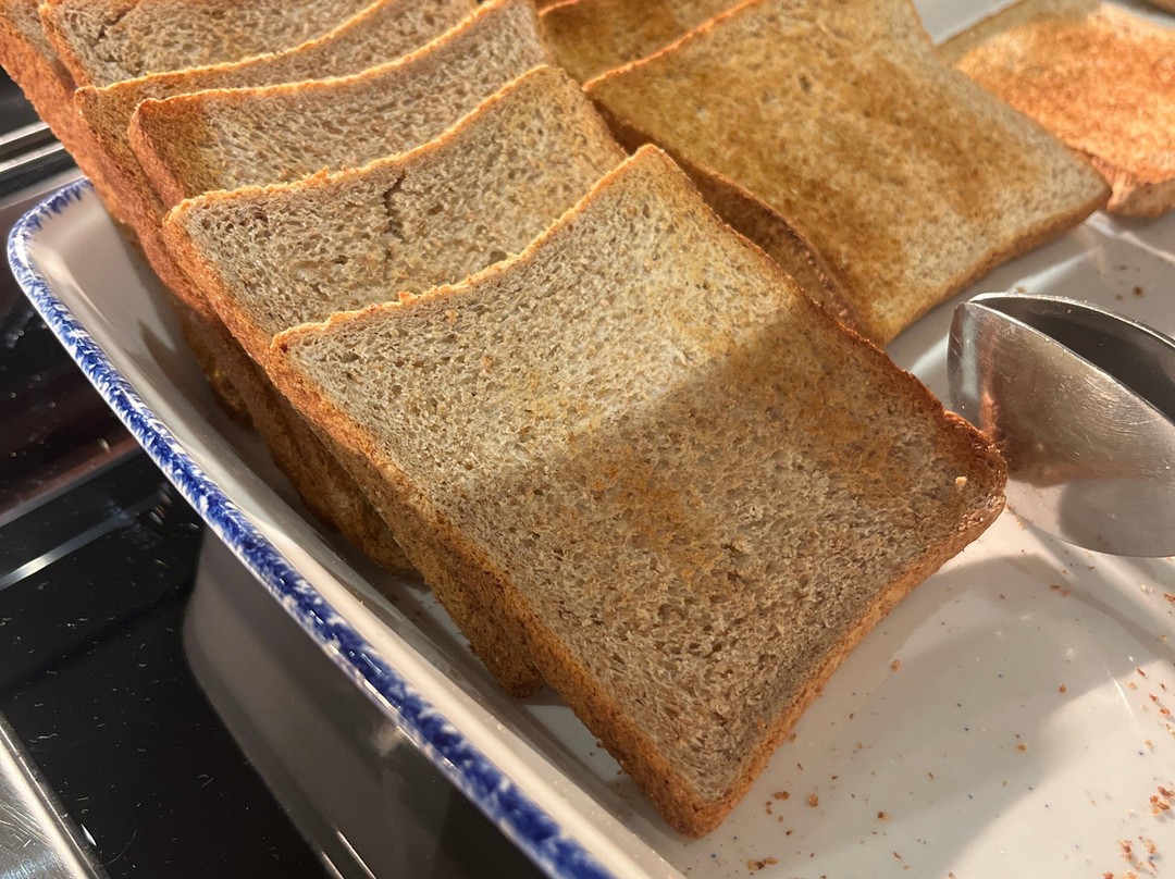 Plaza Premium Lounge Heathrow T2 Departures-伦敦必去景点