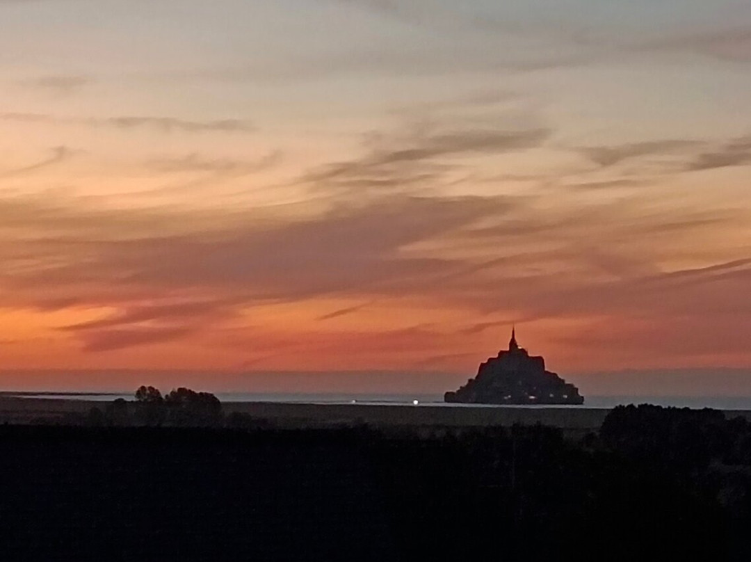 Aux Chambres Du Mont主图