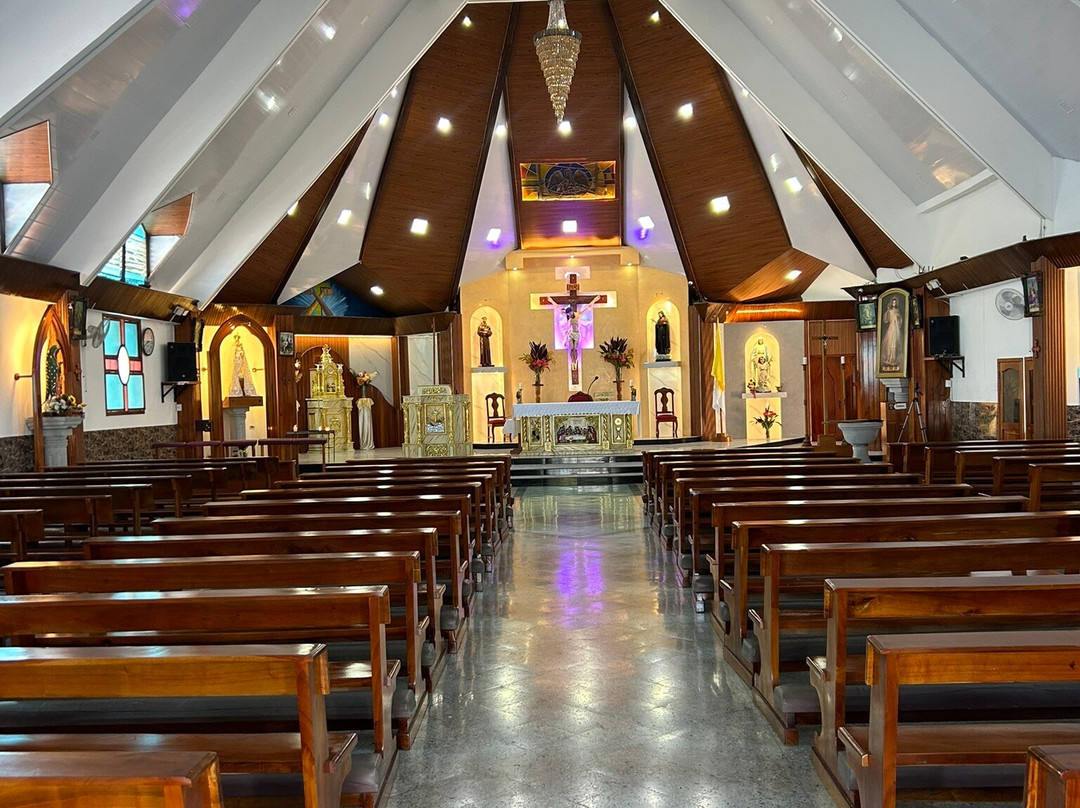 Iglesia Católica Santa Marianita-阿约拉港必去景点