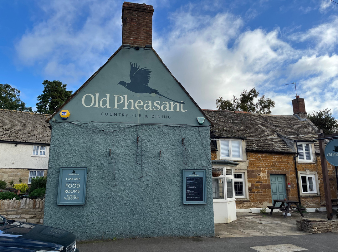 The Old Pheasant Hotel & Pub主图