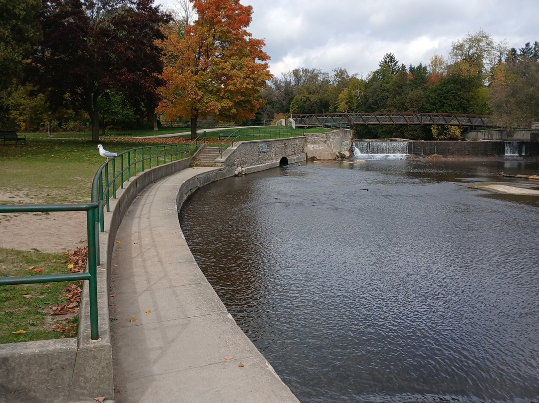 Riverside Park-贵湖必去景点