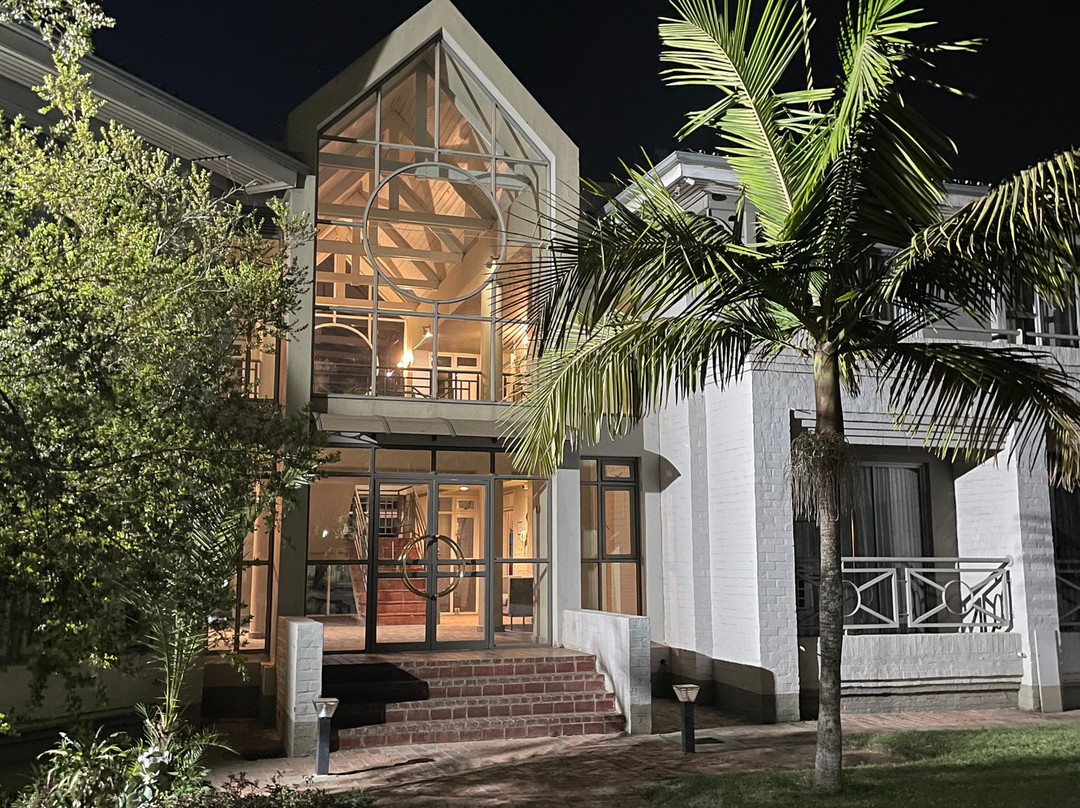 哈拉雷克里斯塔酒店主图