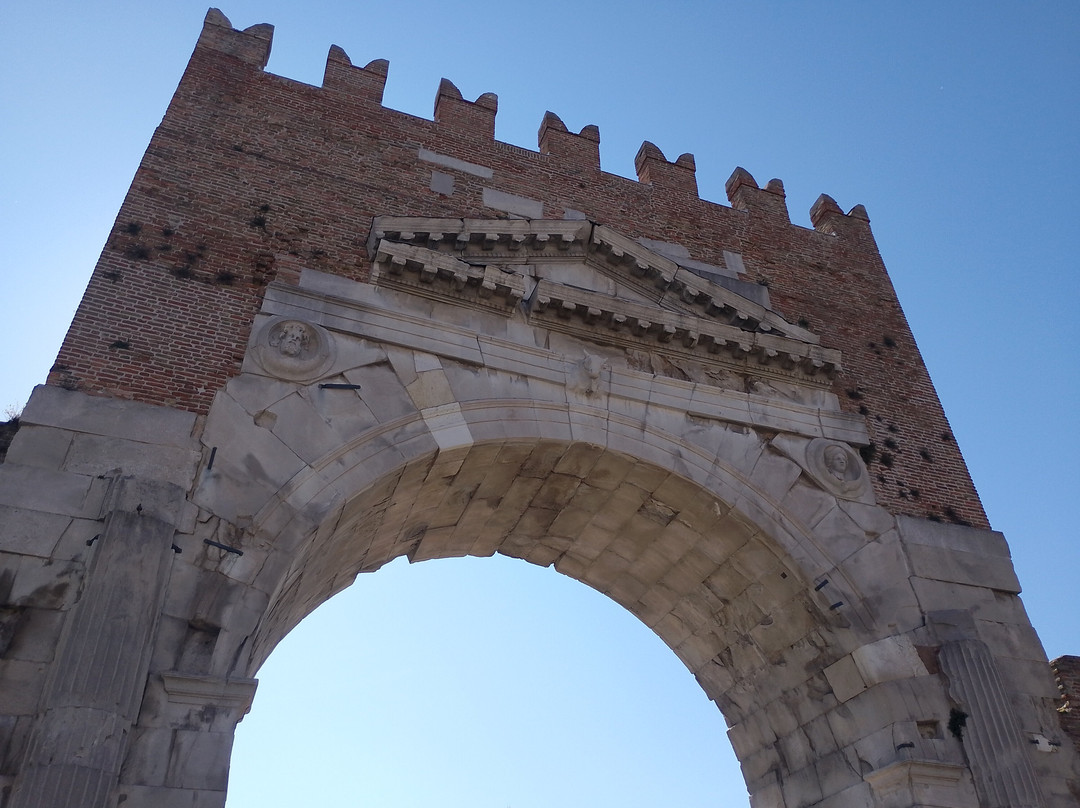 奥古斯都拱门-里米尼必去景点