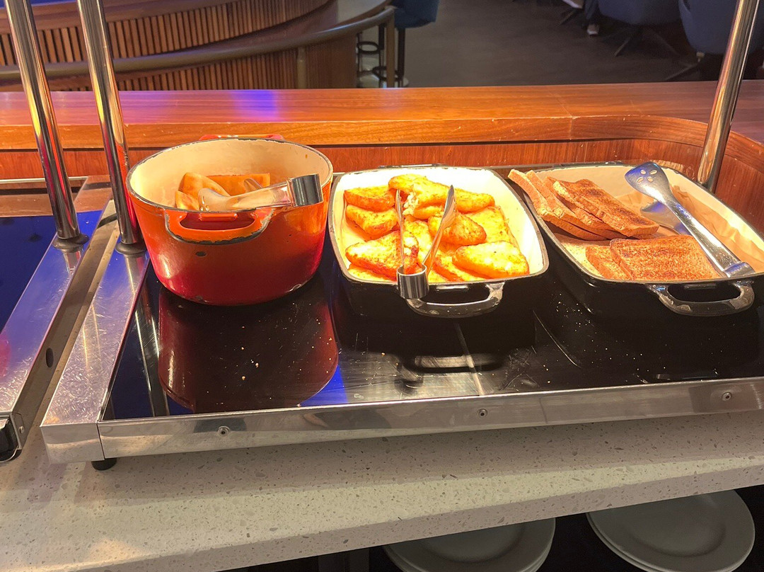 Plaza Premium Lounge Edinburgh (Departure Hall)-爱丁堡必去景点