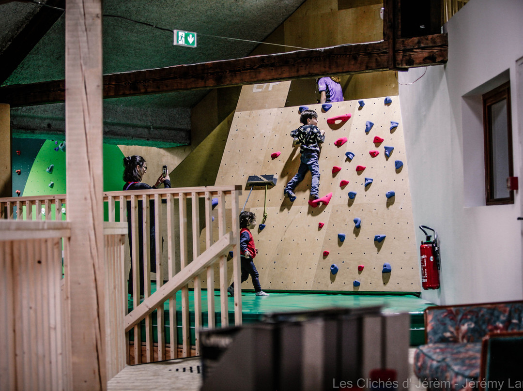 Hop'n Bloc - Salle D'escalade-Saint-Etienne-les-Remiremont必去景点