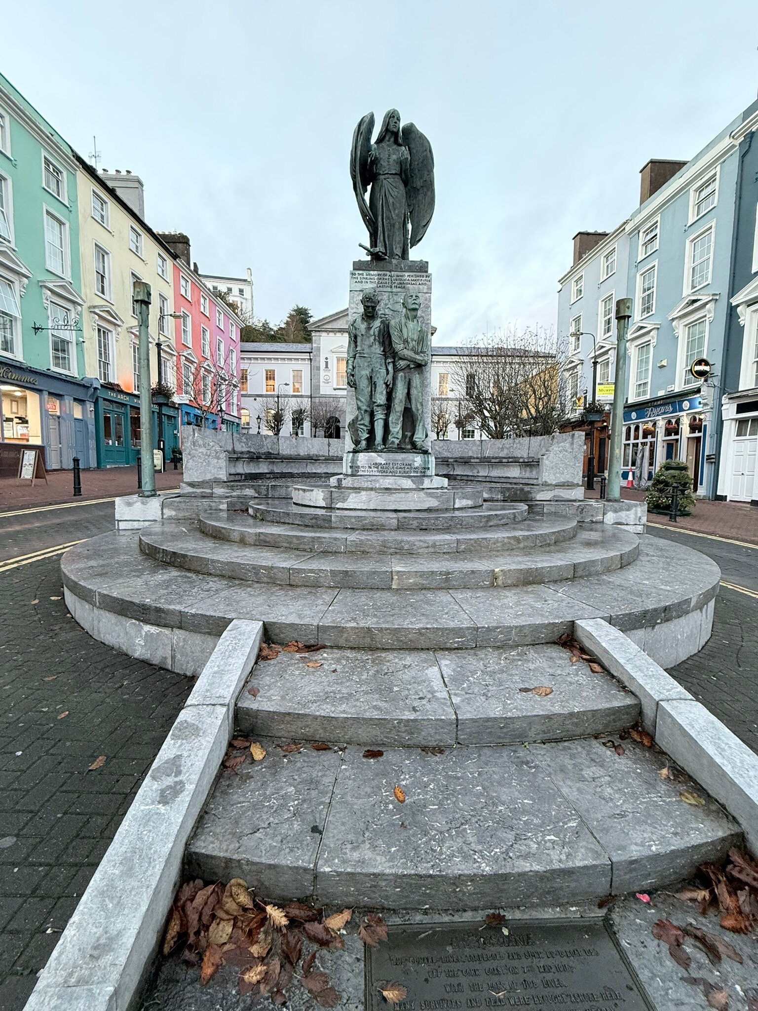 WatersEdge Hotel-官方