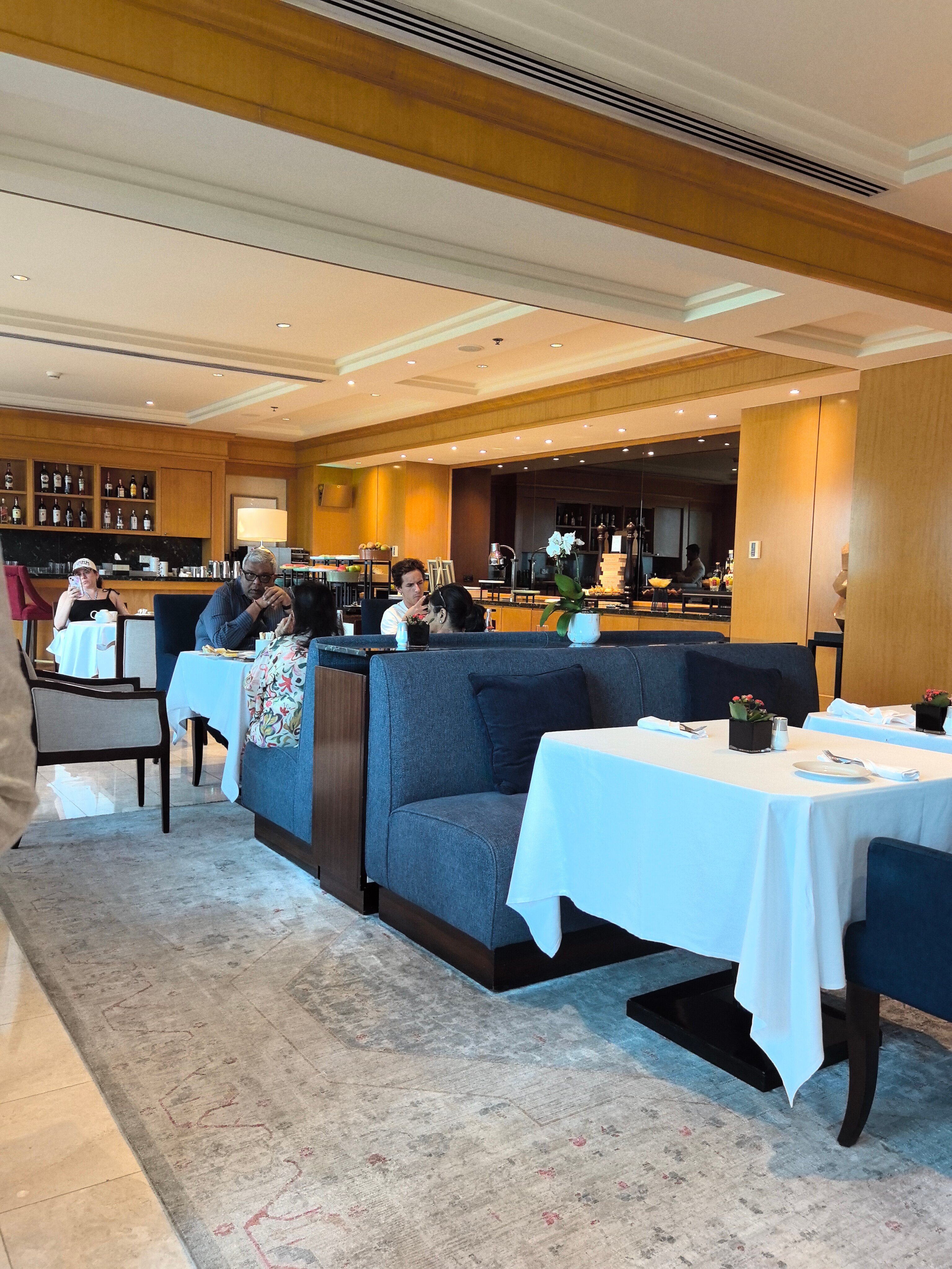 迪拜国际金融中心丽思卡顿酒店-官方