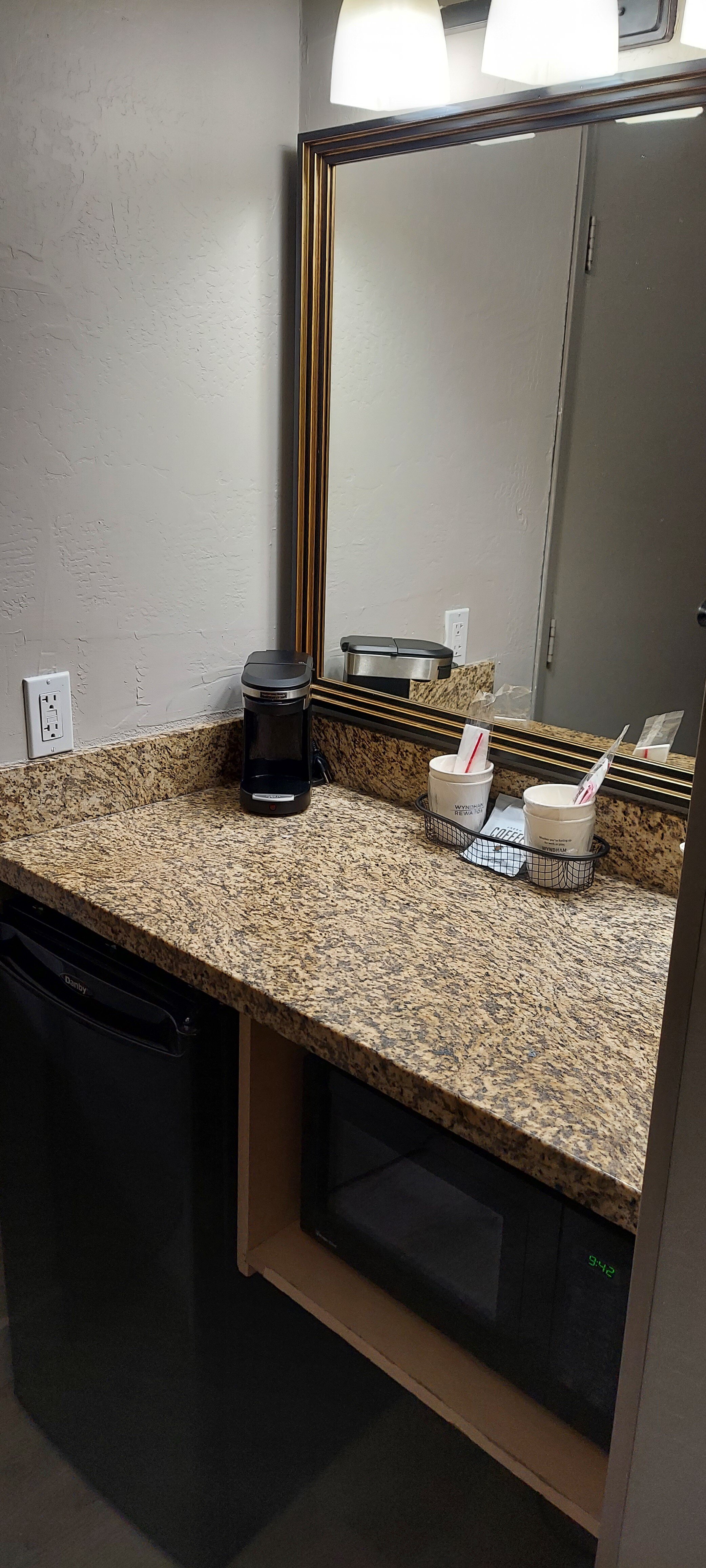 Days Inn & Suites By Wyndham Mesa Near Phoenix-客卧