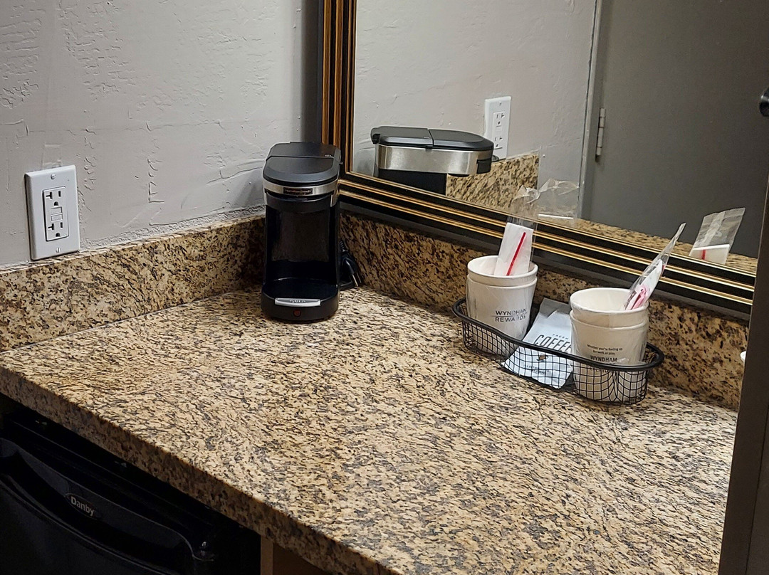 Days Inn & Suites By Wyndham Mesa Near Phoenix主图