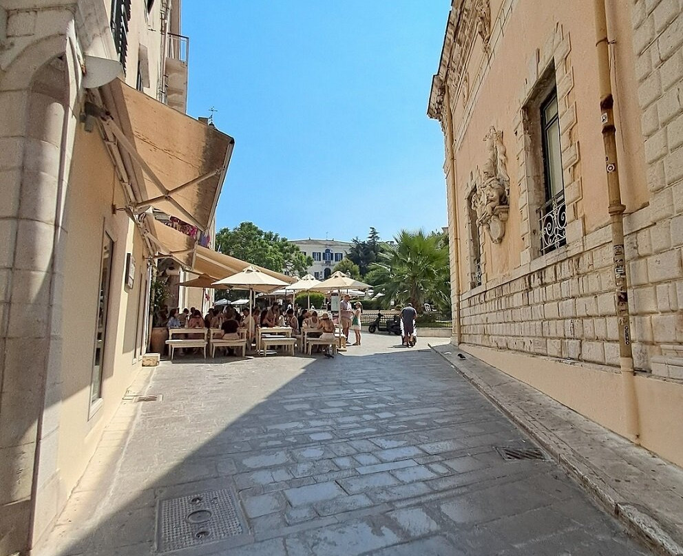 Dimarcheio-科孚市必去景点