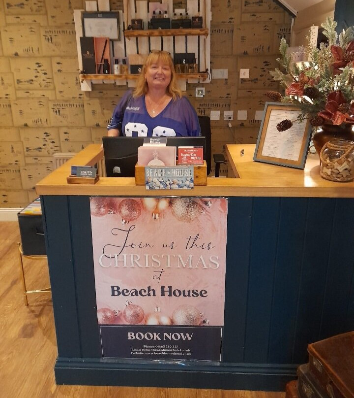 Beach House Hotel主图