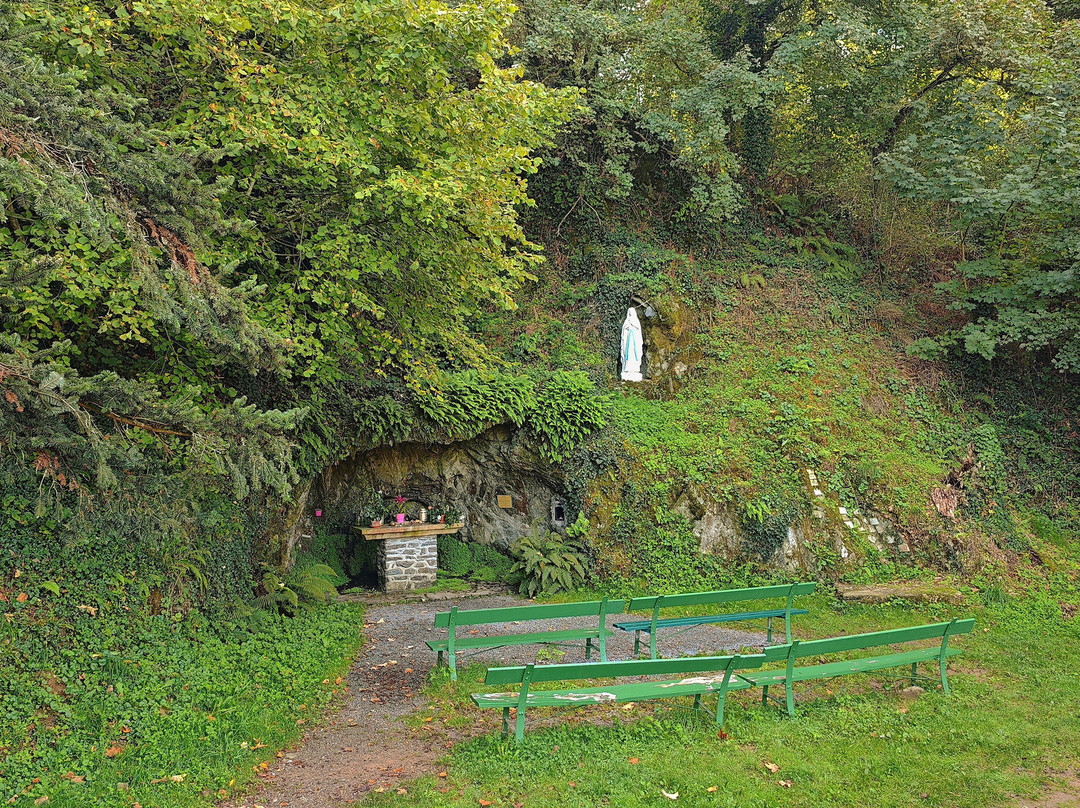 Pont médiéval et Grotte de Vouvant.-Vouvant必去景点