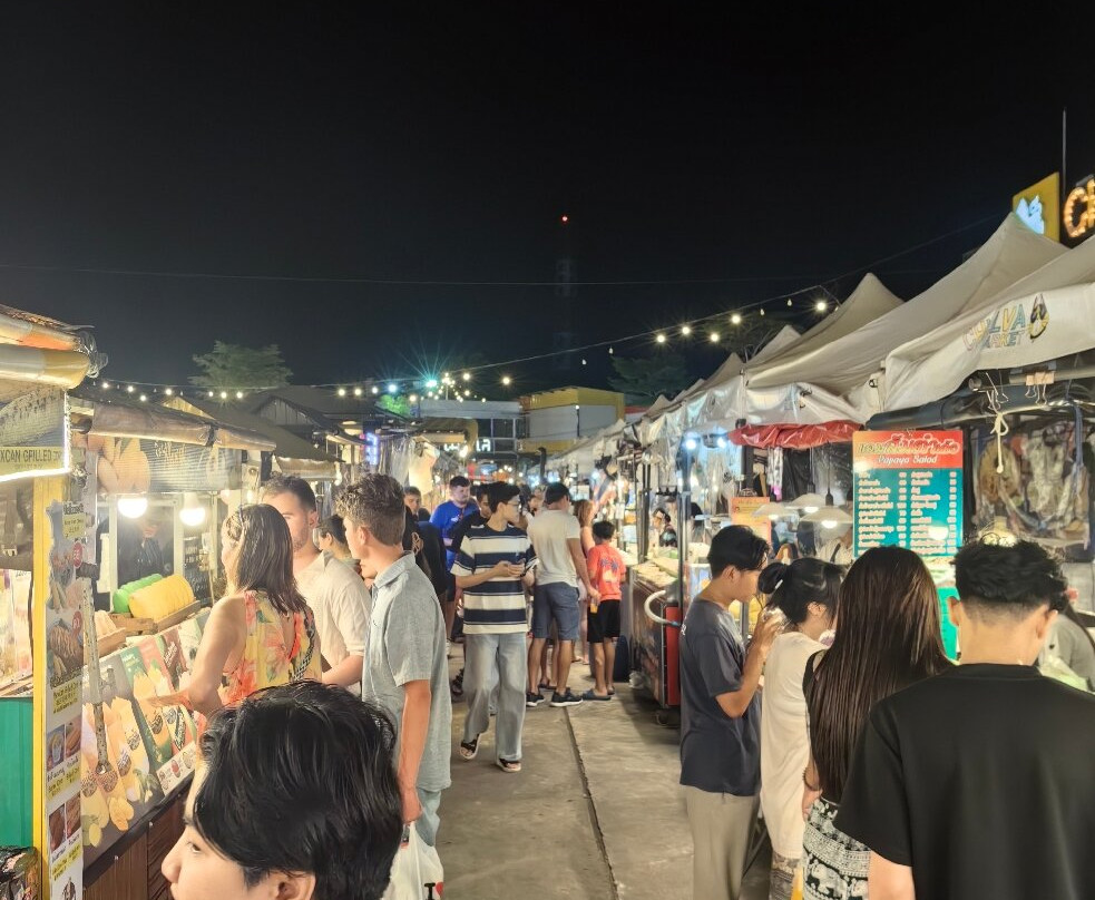 集装箱夜市-普吉镇必去景点