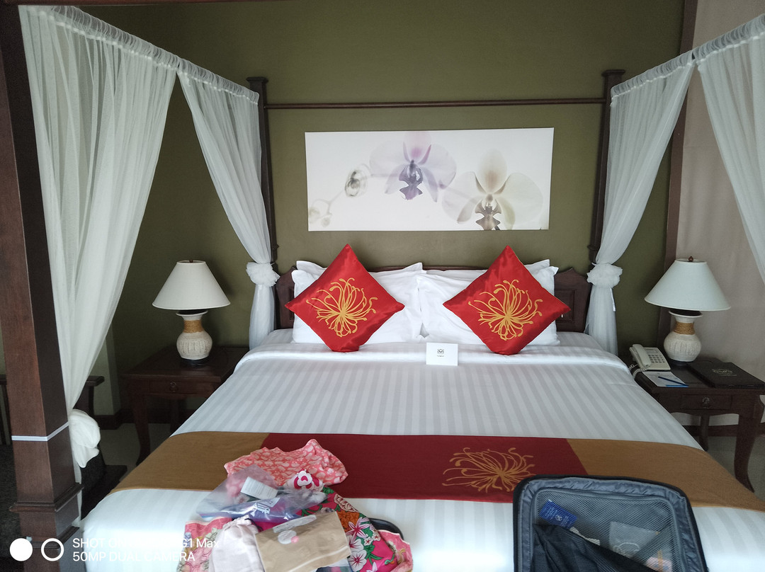 维多利亚悬崖度假酒店主图