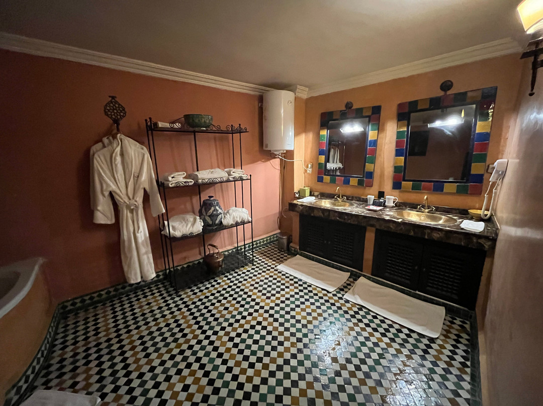 达尔安妮巴旅馆主图