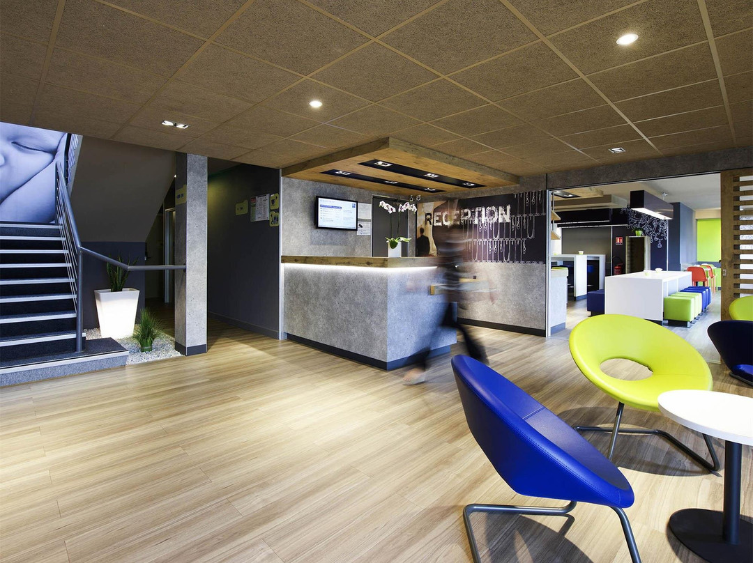 宜必思快捷波城东部酒店主图