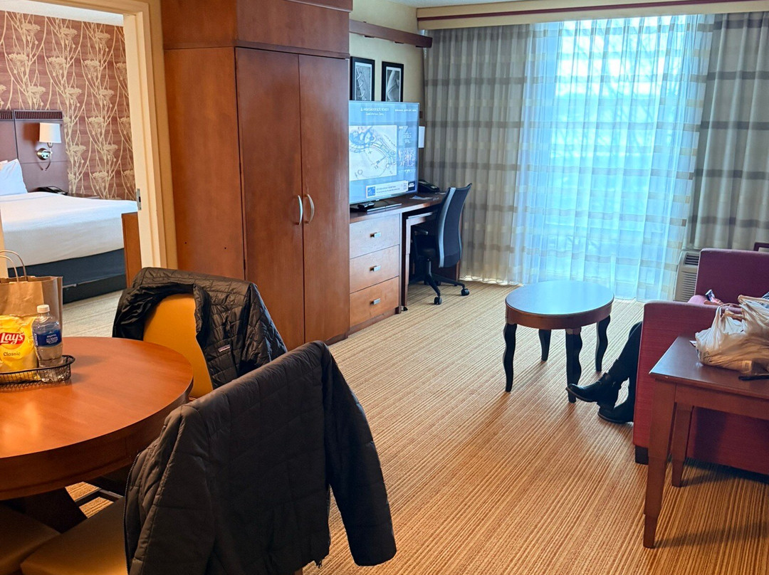 坎顿万怡酒店主图