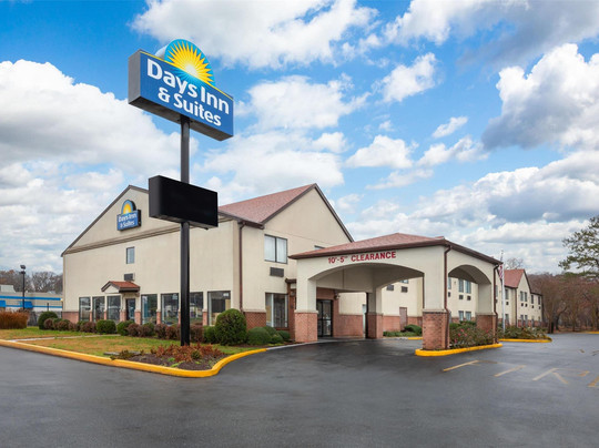 Days Inn & Suites by Wyndham Seaford