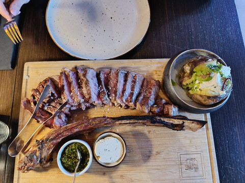 Prime Cut & Cigar Room