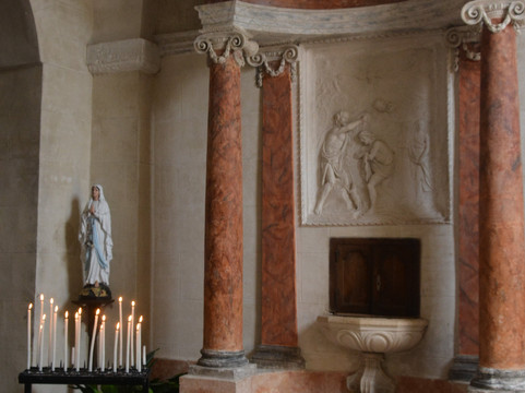 Eglise Saint-Michel-Roussillon必去景点