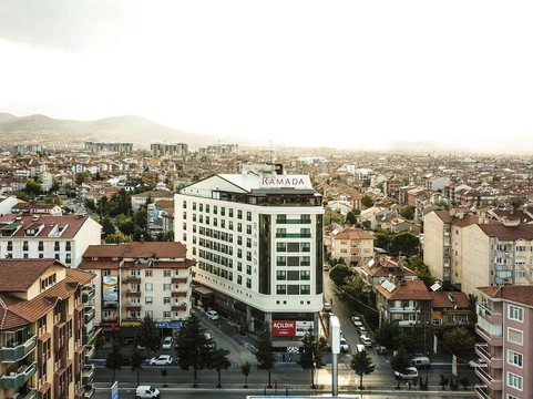 伊斯帕尔塔温德姆华美达酒店主图