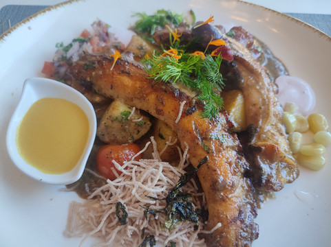 Omnia Peruvian Restaurant