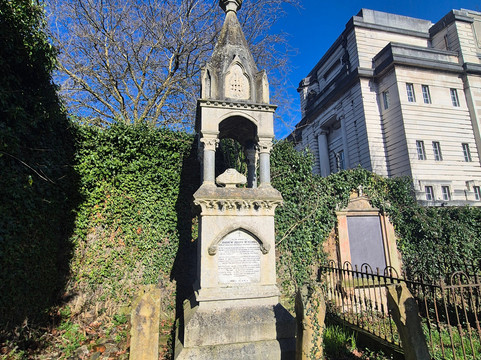 Friar's Bush Graveyard Cemetery Tours-贝尔法斯特必去景点