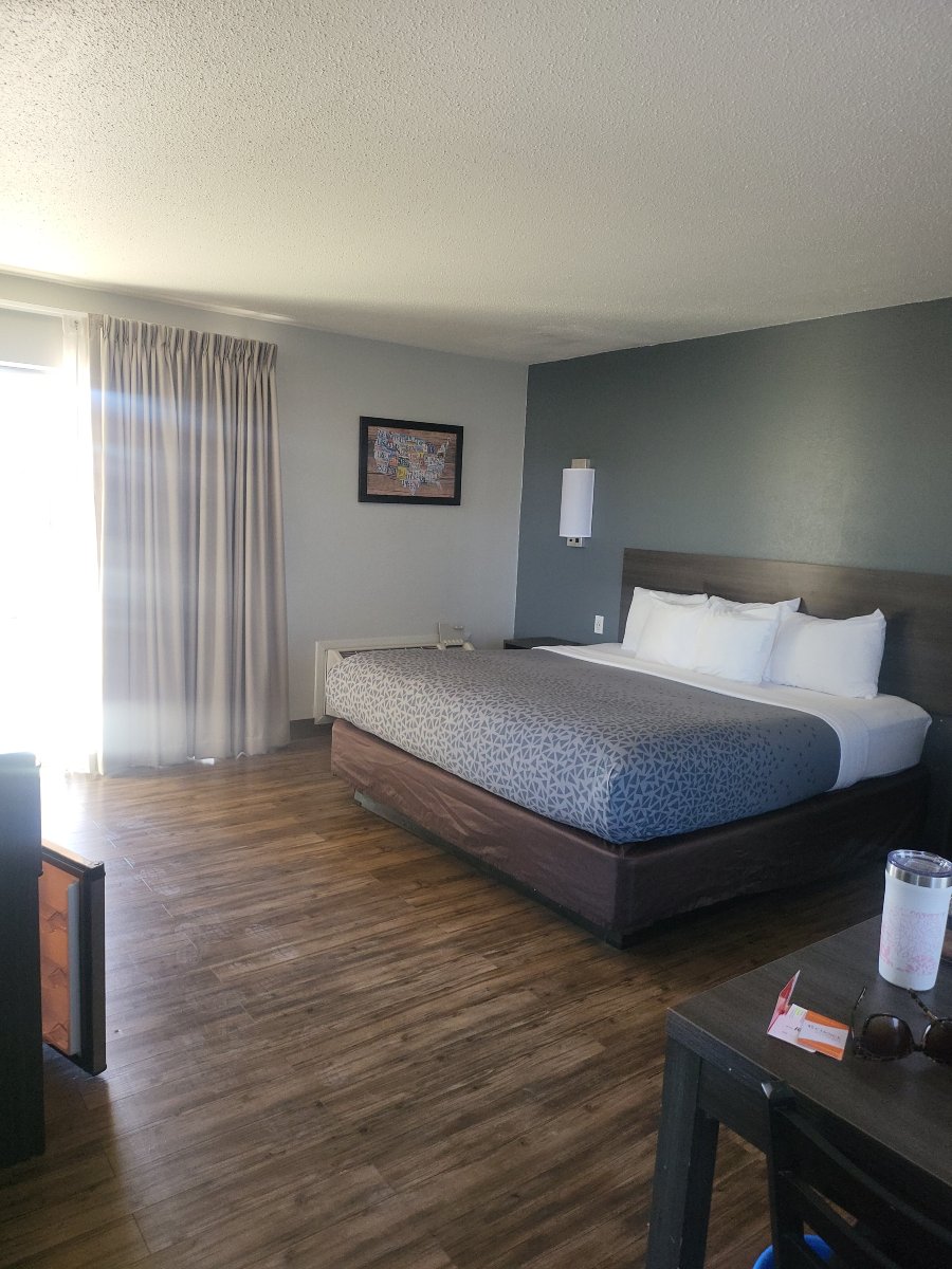 梭克罗伊克诺旅馆-客卧