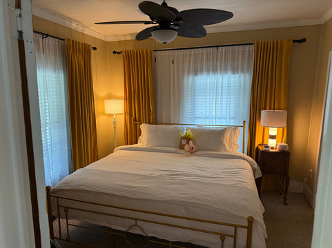 老卡拉贝尔酒店主图