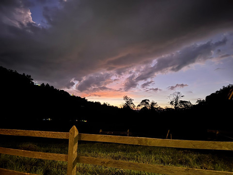 小屋生态酒店主图