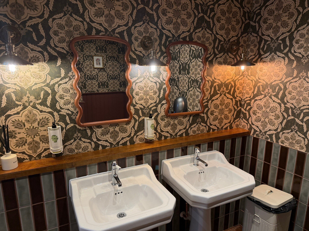 The Red Lion, A Heartwood Inn主图