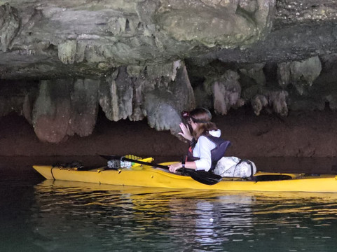 Cat Ba Kayak Adventures-下龙湾必去景点