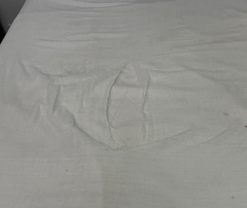 阿巴托斯酒店主图