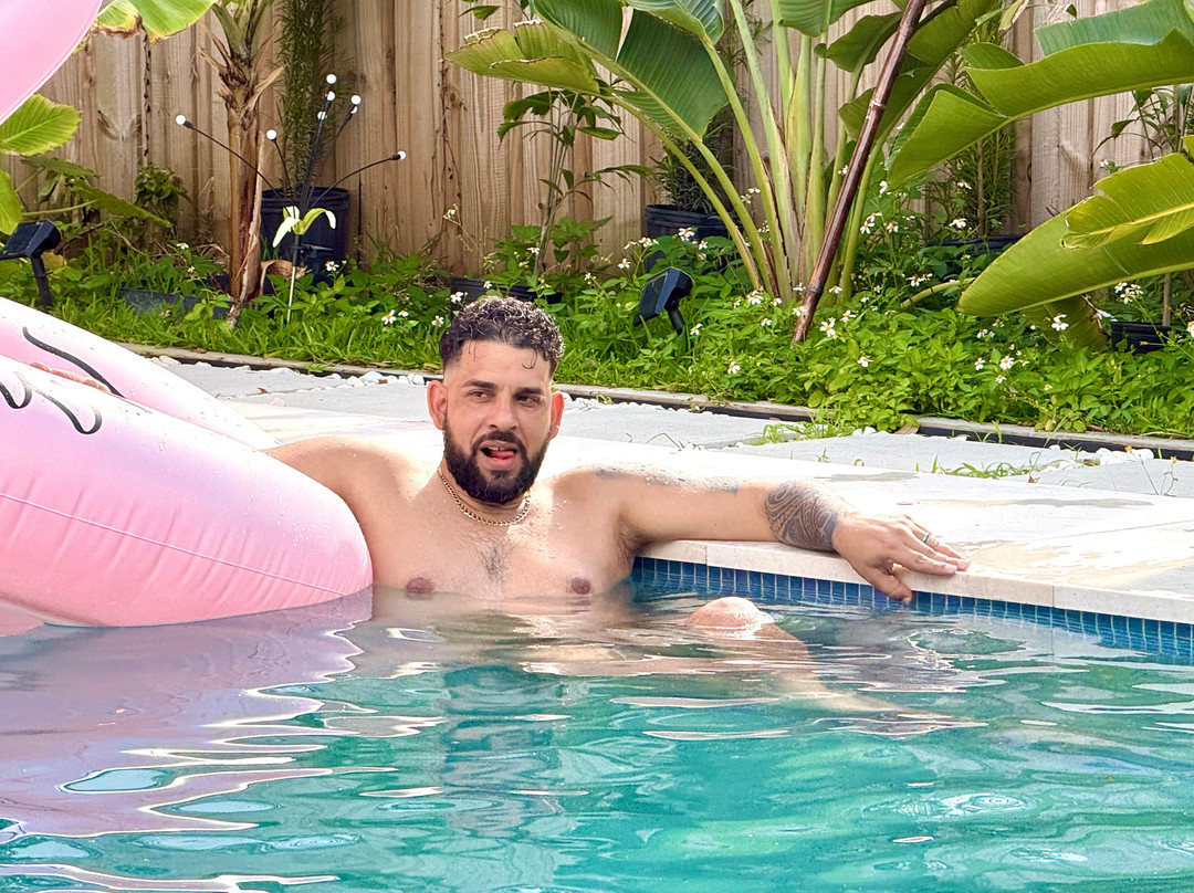 Blue Lizard Men Only Clothing Optional Guesthouse & Spa