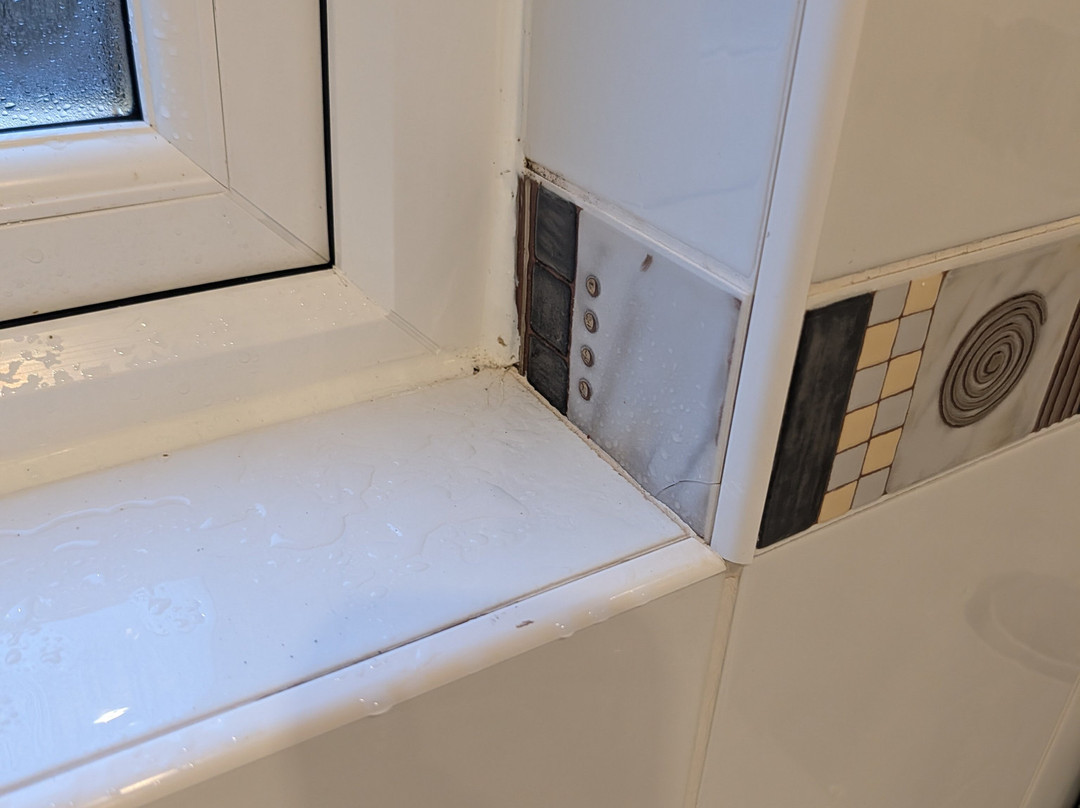 麦克唐纳酒店及小屋主图