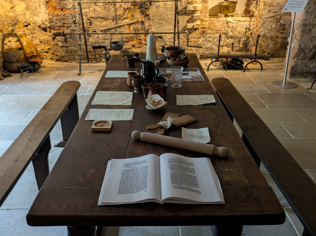 Athelhampton House and Gardens-多切斯特必去景点