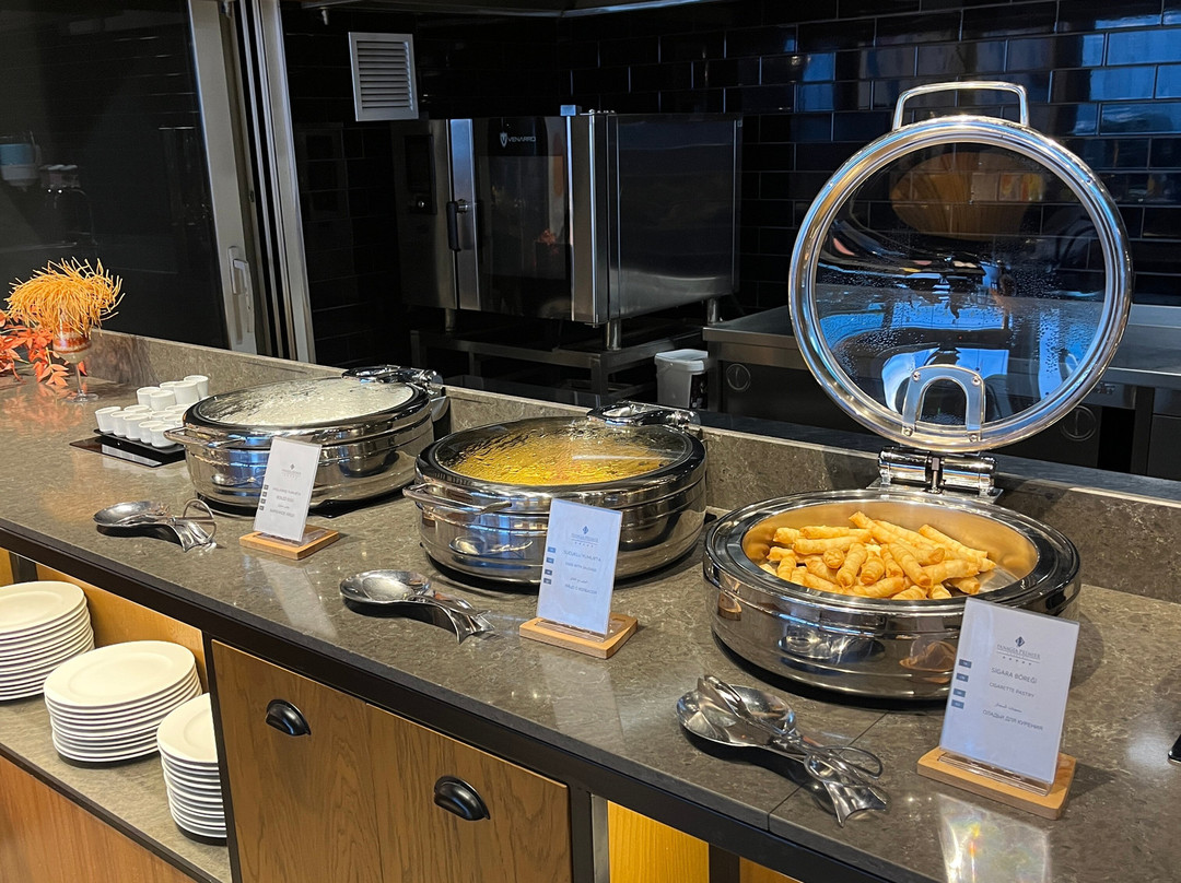 帕纳贾套房酒店主图