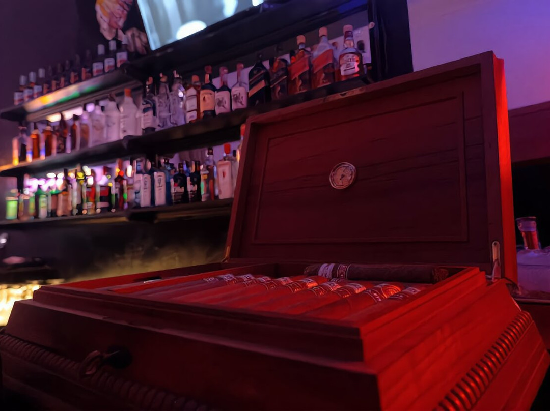 Sekiz 8 Restaurant Lounge & Hookah Bar