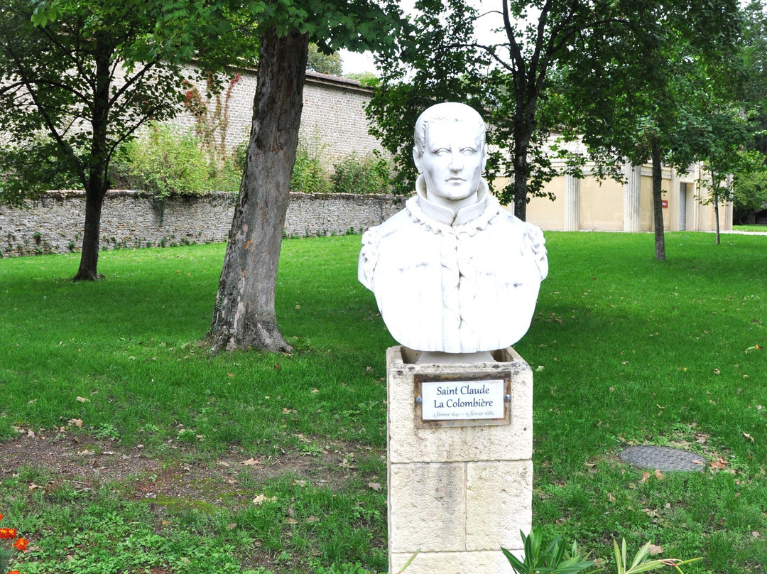 Parc Des Chapelains-Paray Le Monial必去景点