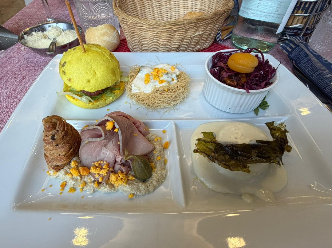 Valli酒店餐厅主图