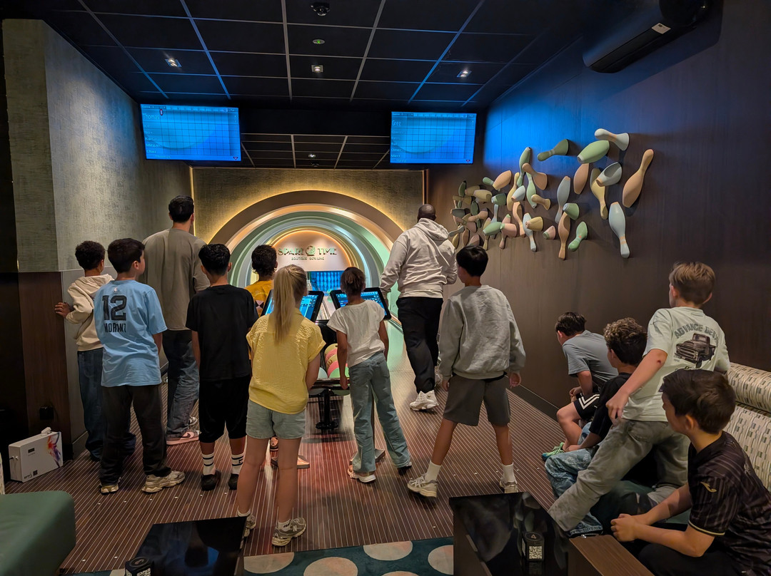 Spare Time Boutique Bowling & Entertainment-Gilze必去景点