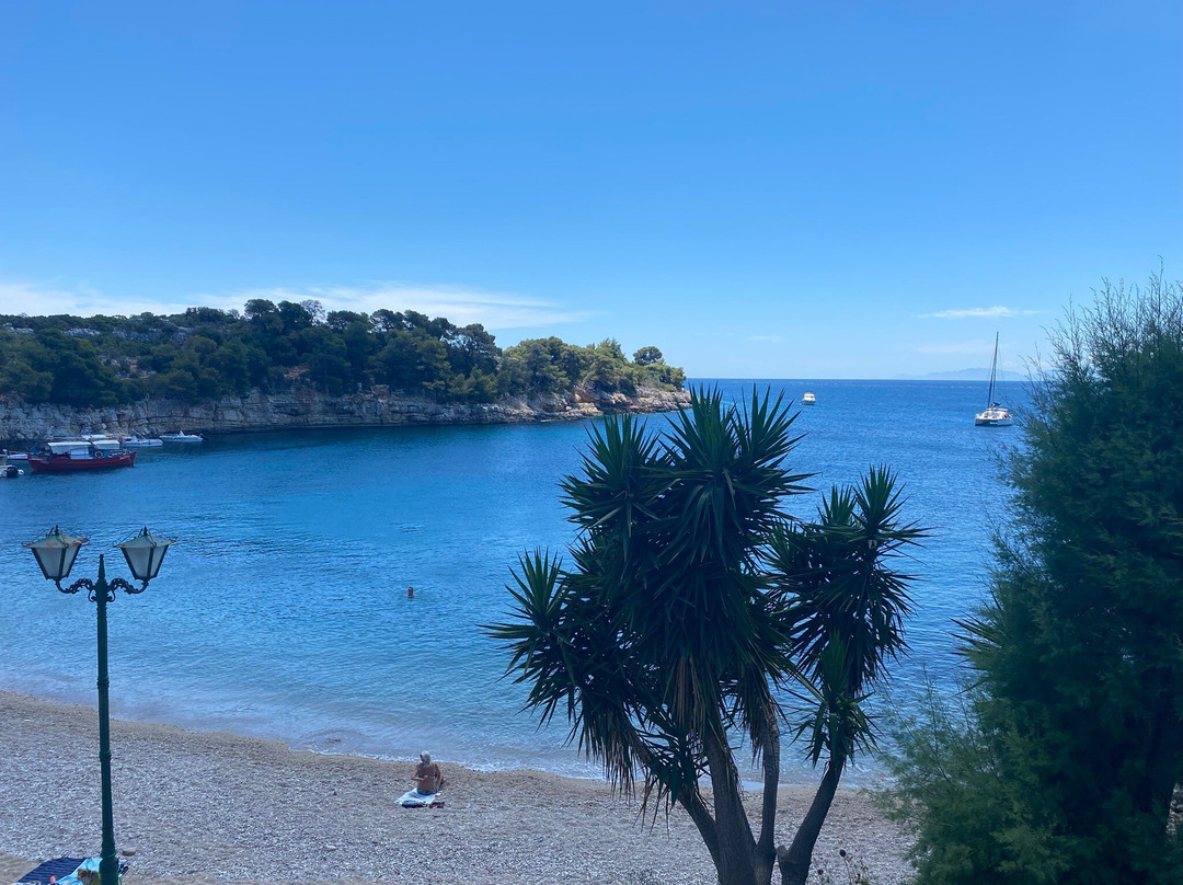 Roussoum Gialos Beach-Patitiri必去景点