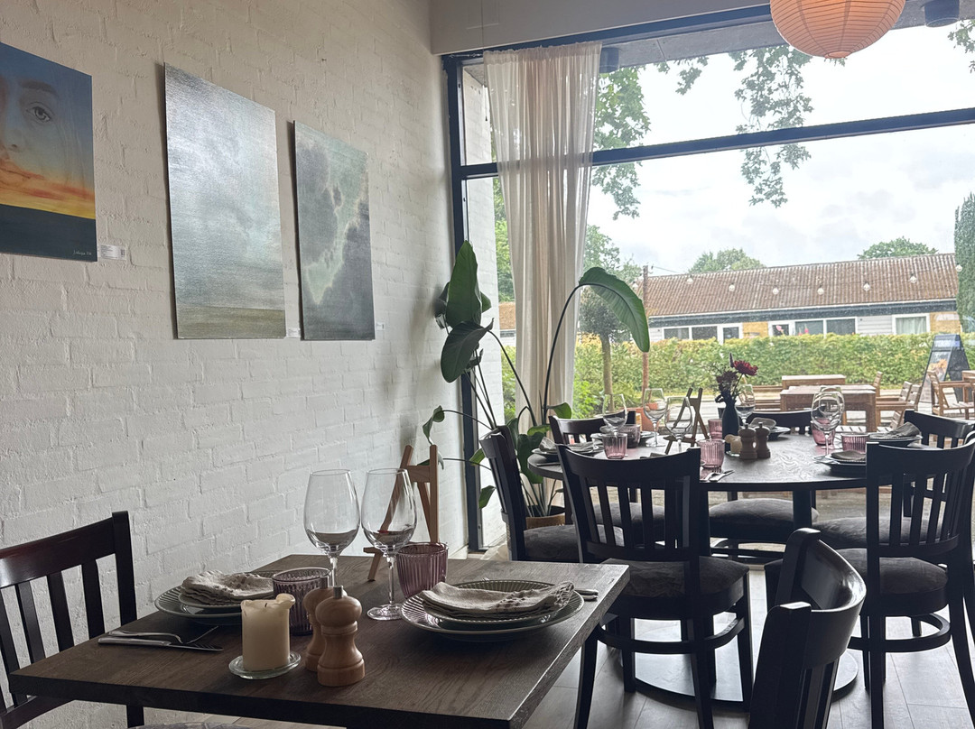 Ømad Resturant
