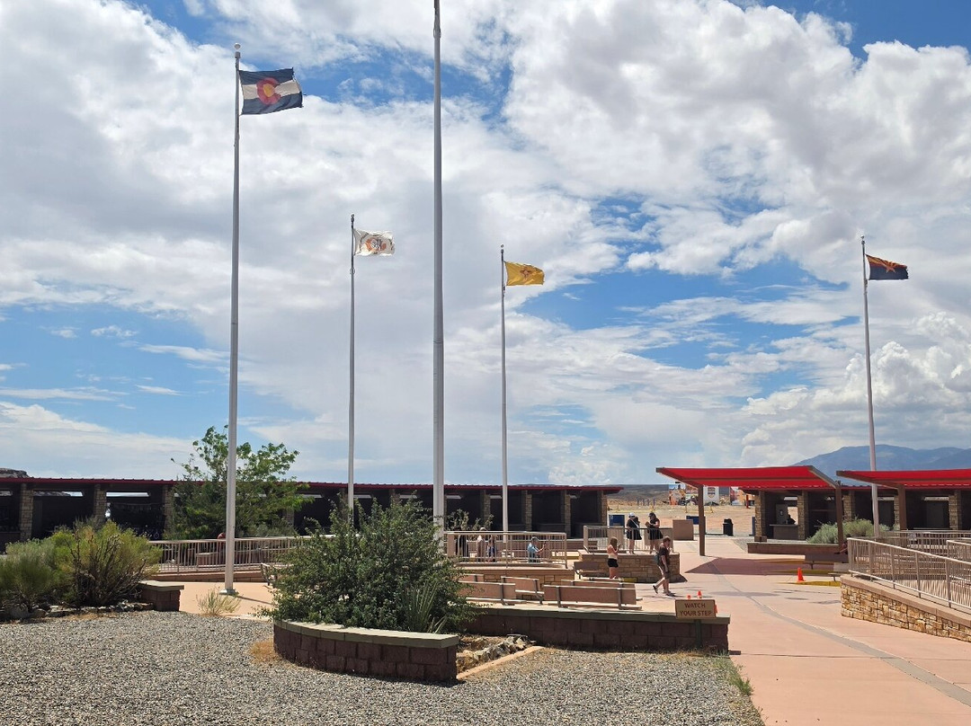 Four Corners Monument-Teec Nos Pos必去景点