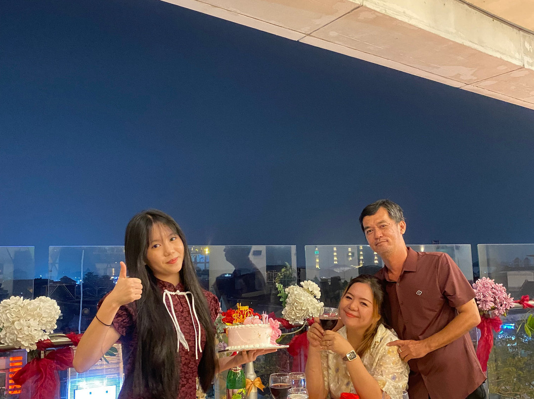 金色郁金香酒店-坤甸主图
