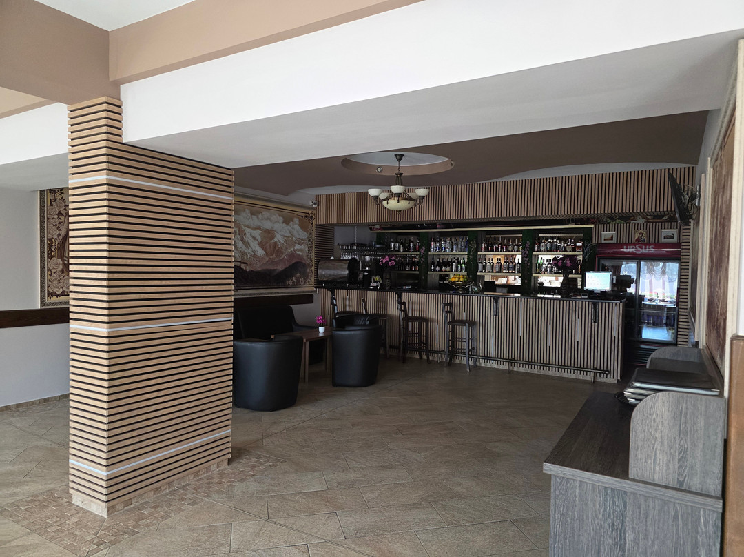 Max International Hotel & Resort主图