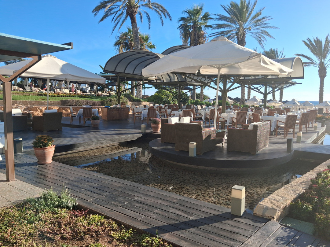 Constantinou Bros Pioneer Beach Hotel主图